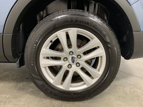 Used 2018 Ford Explorer XLT AWD/4WD image 5