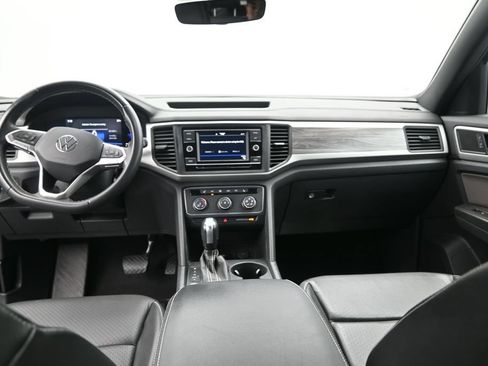 Used 2022 Volkswagen Atlas Cross Sport SE FWD image 17