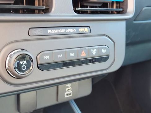 New 2025 Ford Maverick Lobo image 29