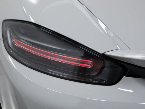 Certified 2022 Porsche 718 Boxster Spyder image 31