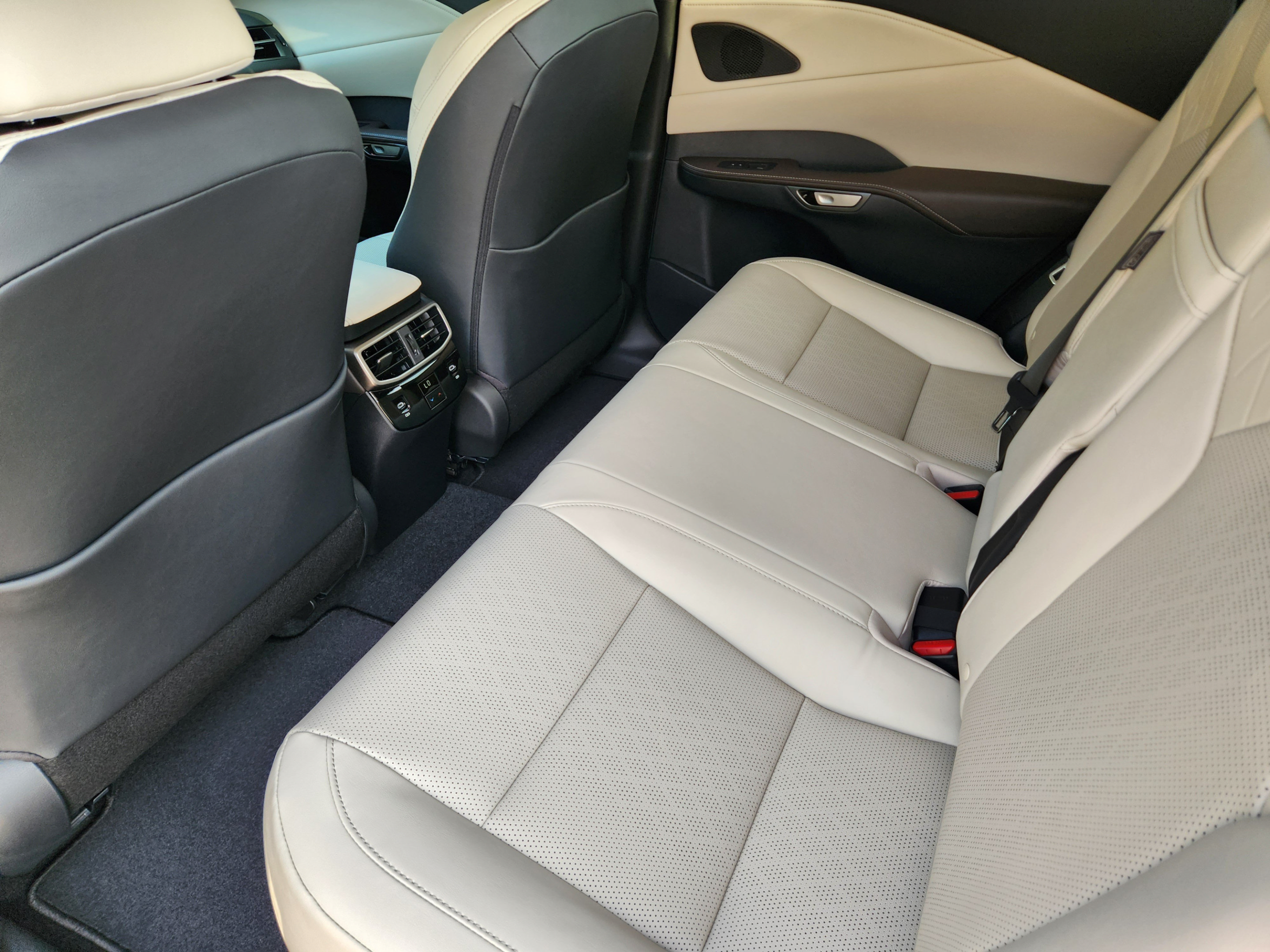 New 2026 Lexus RX 350 w/ Convenience Package AWD/4WD image 17