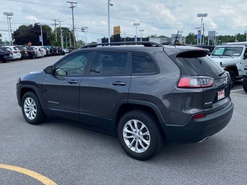 Used 2022 Jeep Cherokee Latitude Lux w/ Sun & Sound Group AWD/4WD image 3