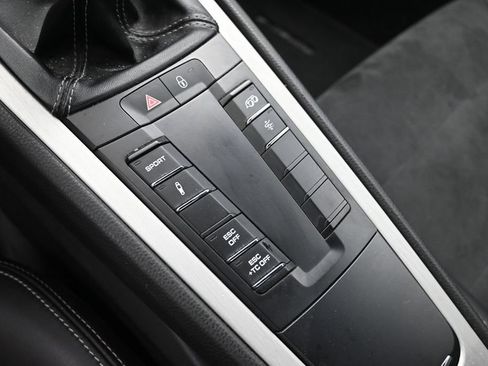 Certified 2018 Porsche 911 GT3 RWD image 13