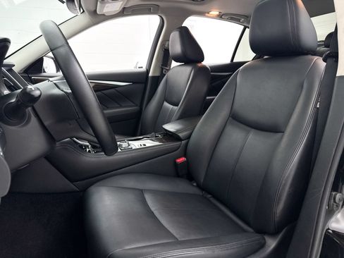 Used 2019 INFINITI Q50 Luxe w/ Essential Package (3.0T Luxe) RWD image 17