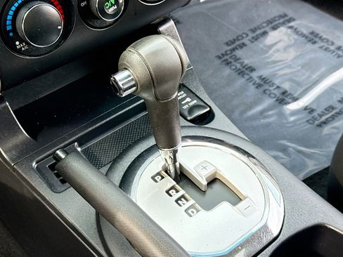 Used 2007 Mitsubishi Galant ES image 10