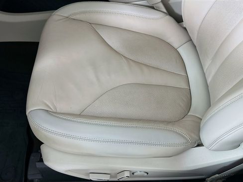 Used 2019 Lincoln Nautilus Select image 21