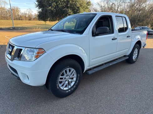 Used 2016 Nissan Frontier SV w/ SV Value Truck Package image 3