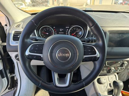 Used 2019 Jeep Compass Latitude w/ Popular Equipment Group AWD/4WD image 12