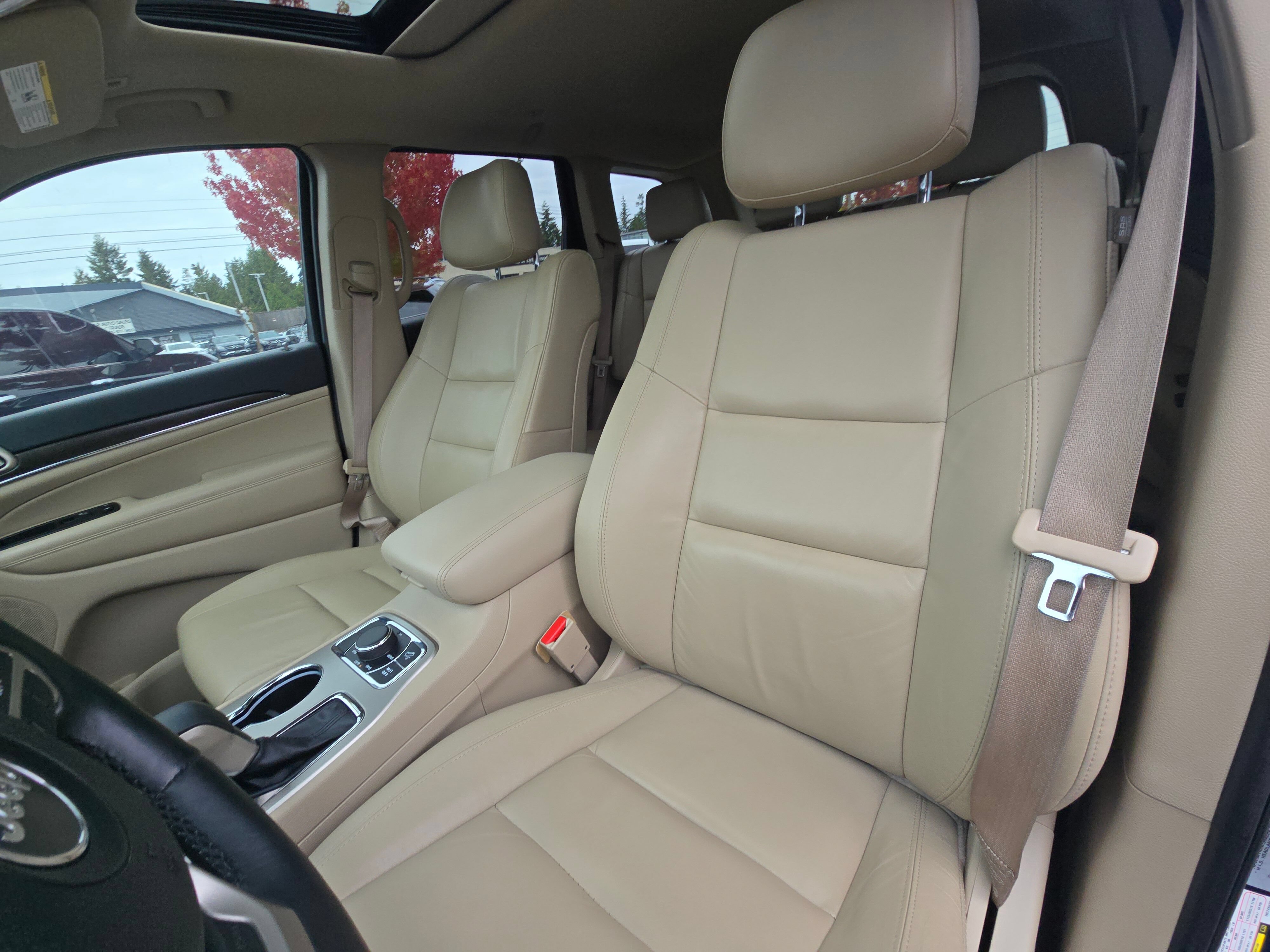 Used 2017 Jeep Grand Cherokee Limited AWD/4WD image 22
