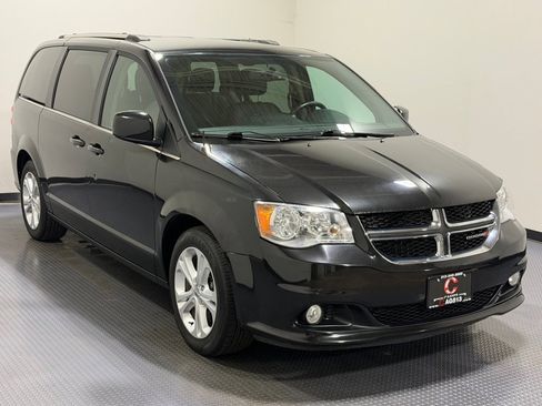 Used 2018 Dodge Grand Caravan SXT image 4