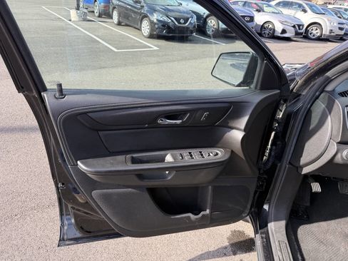 Used 2015 Chevrolet Traverse LT image 17