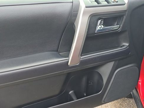 Used 2020 Toyota 4Runner SR5 image 10
