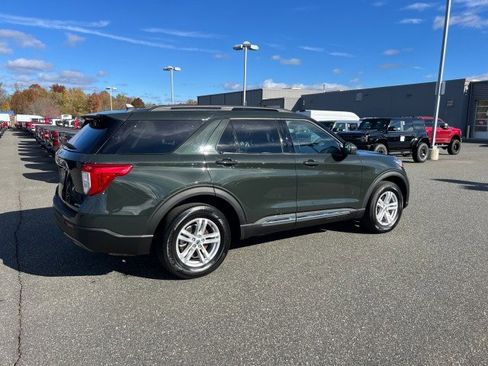 Certified 2022 Ford Explorer XLT w/ Equipment Group 202A image 5