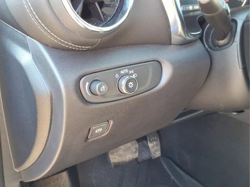 Certified 2024 Chevrolet Blazer LT w/ Convenience Package image 18