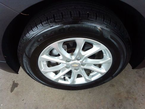 Used 2021 Chevrolet Equinox LS w/ LPO, Floor Liner Package image 25