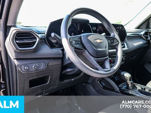 Used 2025 Chevrolet TrailBlazer LT FWD image 27