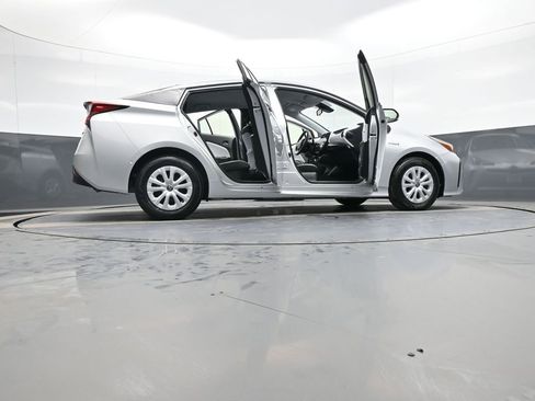 Certified 2022 Toyota Prius LE image 46