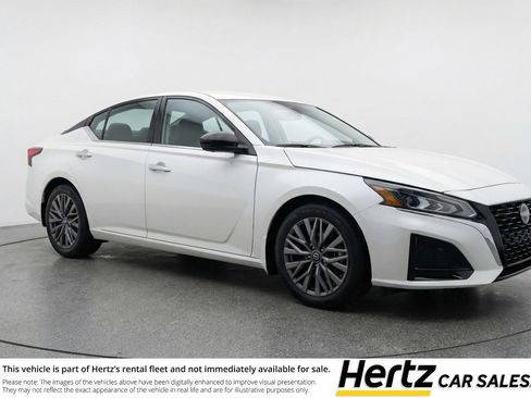 Used 2025 Nissan Altima 2.5 SV FWD image 1