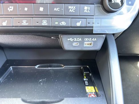 New 2026 Subaru Outback Limited AWD/4WD image 32