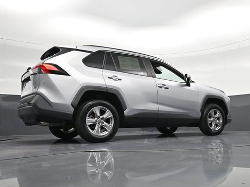 Used 2022 Toyota RAV4 XLE FWD image 31