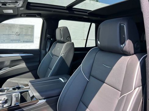 New 2025 Cadillac Escalade Premium Luxury image 11