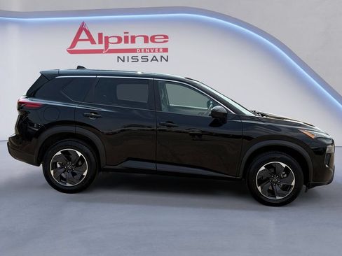 Used 2024 Nissan Rogue SV FWD image 6