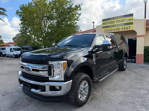 Used 2019 Ford F350 XLT w/ XLT Premium Package AWD/4WD image 2