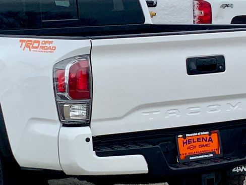 Used 2023 Toyota Tacoma TRD Off-Road w/ Technology Package image 15