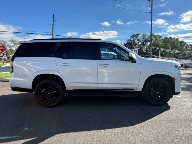 Used 2023 Cadillac Escalade Premium Luxury w/ LPO, Floor Liner Package AWD/4WD image 4