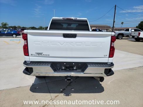 Used 2025 Chevrolet Silverado 2500 LT AWD/4WD image 6