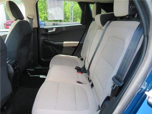 Used 2020 Ford Escape SE image 5