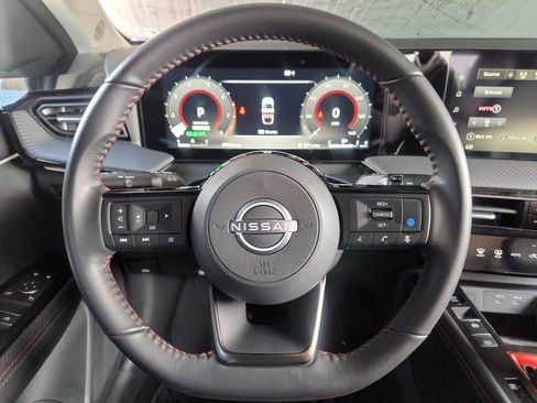 Certified 2025 Nissan Kicks SR image 23