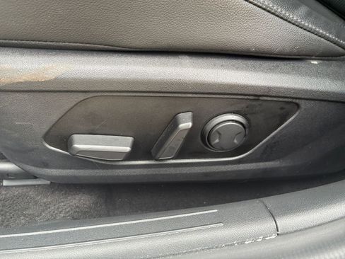 Used 2025 Hyundai Elantra Limited FWD image 23