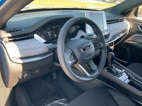 New 2025 Jeep Compass Sport image 6