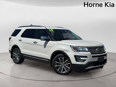 Used 2017 Ford Explorer Platinum AWD/4WD image 2