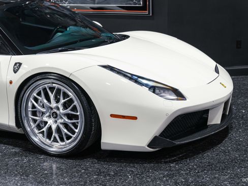 Used 2016 Ferrari 488 GTB RWD image 20