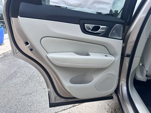 Certified 2026 Volvo XC60 T8 Ultra w/ Climate Package AWD/4WD image 19