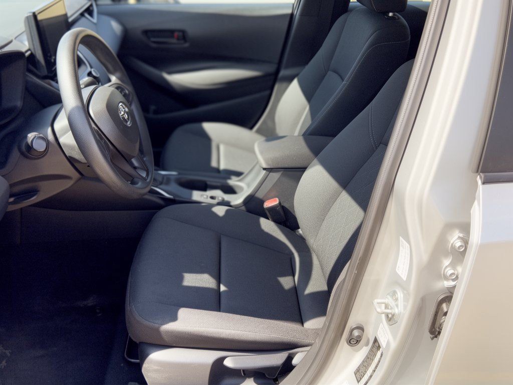 Used 2023 Toyota Corolla LE FWD image 5