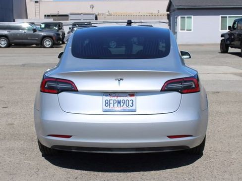Used 2018 Tesla Model 3 Long Range RWD image 4
