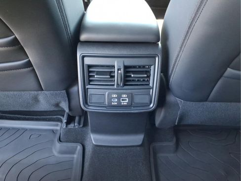 Used 2026 Subaru Forester Premium AWD/4WD image 7