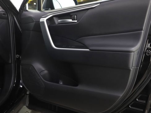 Used 2024 Toyota RAV4 XLE w/ Convenience Package image 9