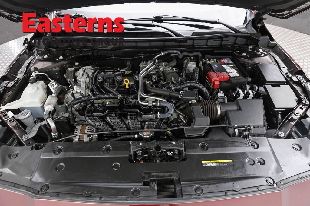 Used 2023 Nissan Altima 2.5 SV w/ SV Premium Package FWD image 9