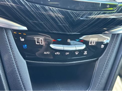 Certified 2025 Cadillac XT6 Premium Luxury w/ Technology Package FWD image 21