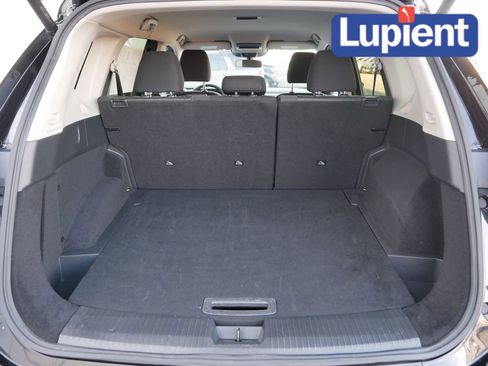 Used 2025 Nissan Rogue SV image 7