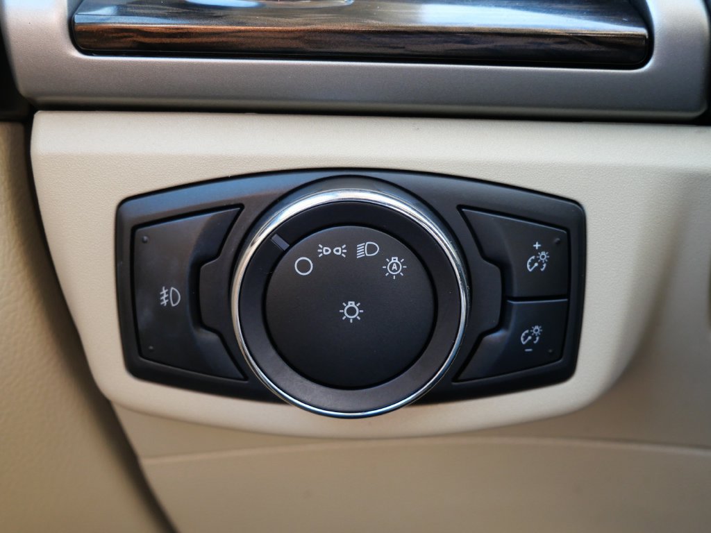 Used 2014 Ford Fusion SE w/ Equipment Group 202A FWD image 21