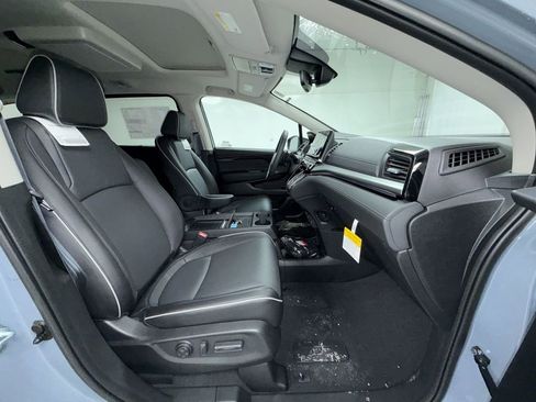 New 2026 Honda Odyssey Touring image 11