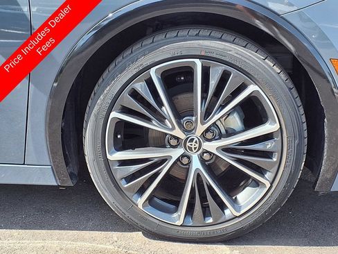 Used 2023 Toyota Prius XLE FWD image 9