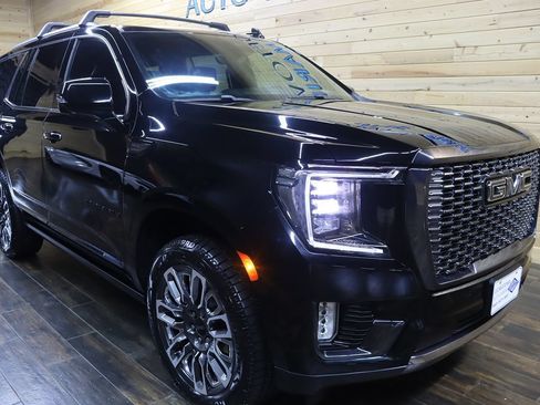 Used 2023 GMC Yukon Denali Ultimate AWD/4WD image 2