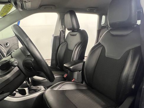 Used 2018 Jeep Compass Latitude w/ Popular Equipment Group AWD/4WD image 19