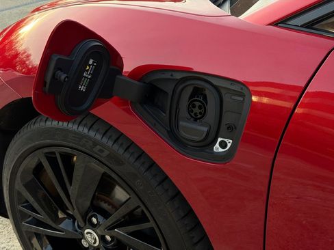 Used 2024 Jaguar I-PACE R-Dynamic HSE AWD/4WD image 16